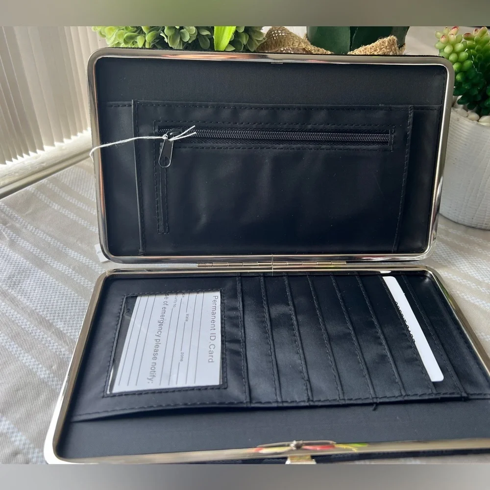 Black “G” Wallet/Clutch